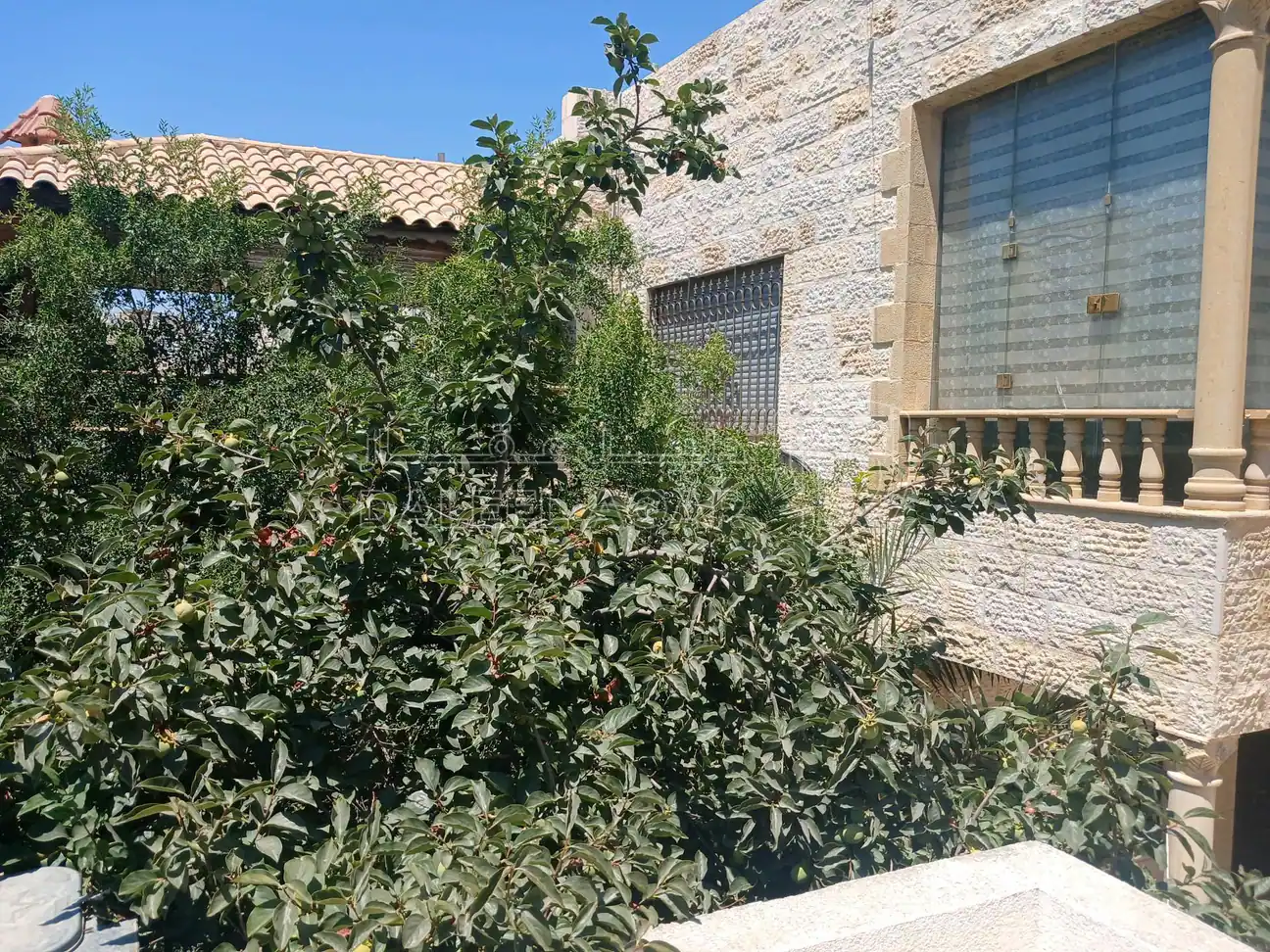 مبنى في طبربور شارع ام حرام  - 380,000 دأ - صورة 1