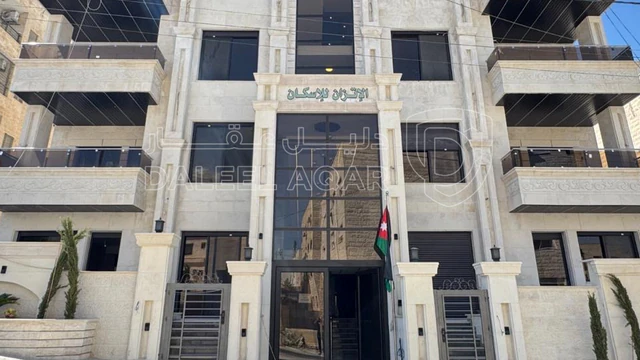 شقة - ضاحية الرشيد قرب دوار اقرأ - 110000 دأ