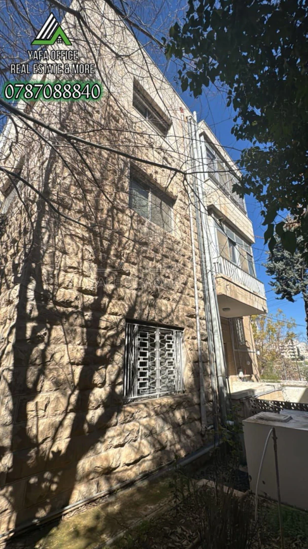 فيلا/منزل في 📍جبل عمان – قرب الدوار الثالث  - 700,000 دأ - صورة 1