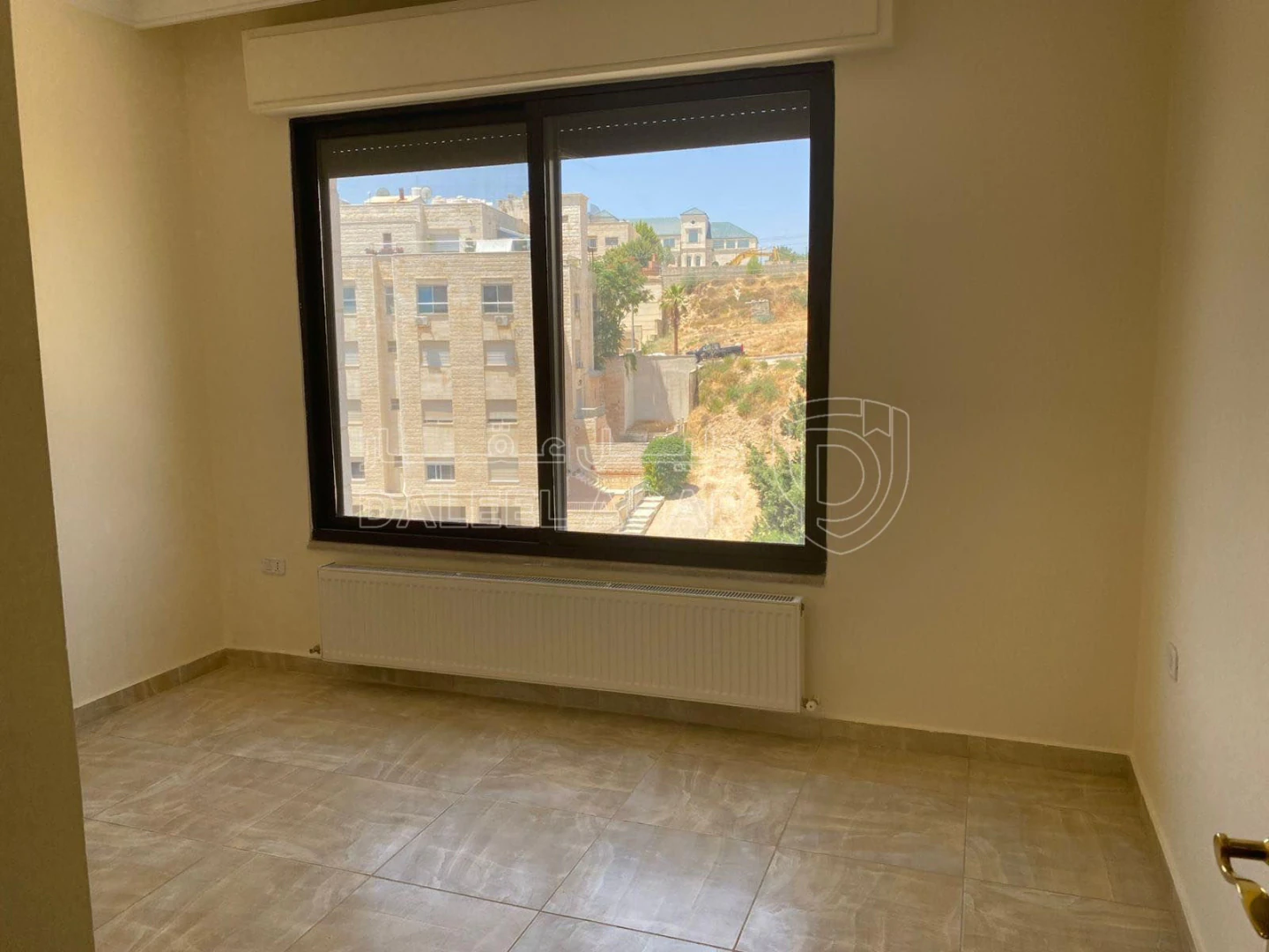 شقة في صويلح الرحمانية شارع ابراهيم الرفايعه  - 135,000 دأ - صورة 1
