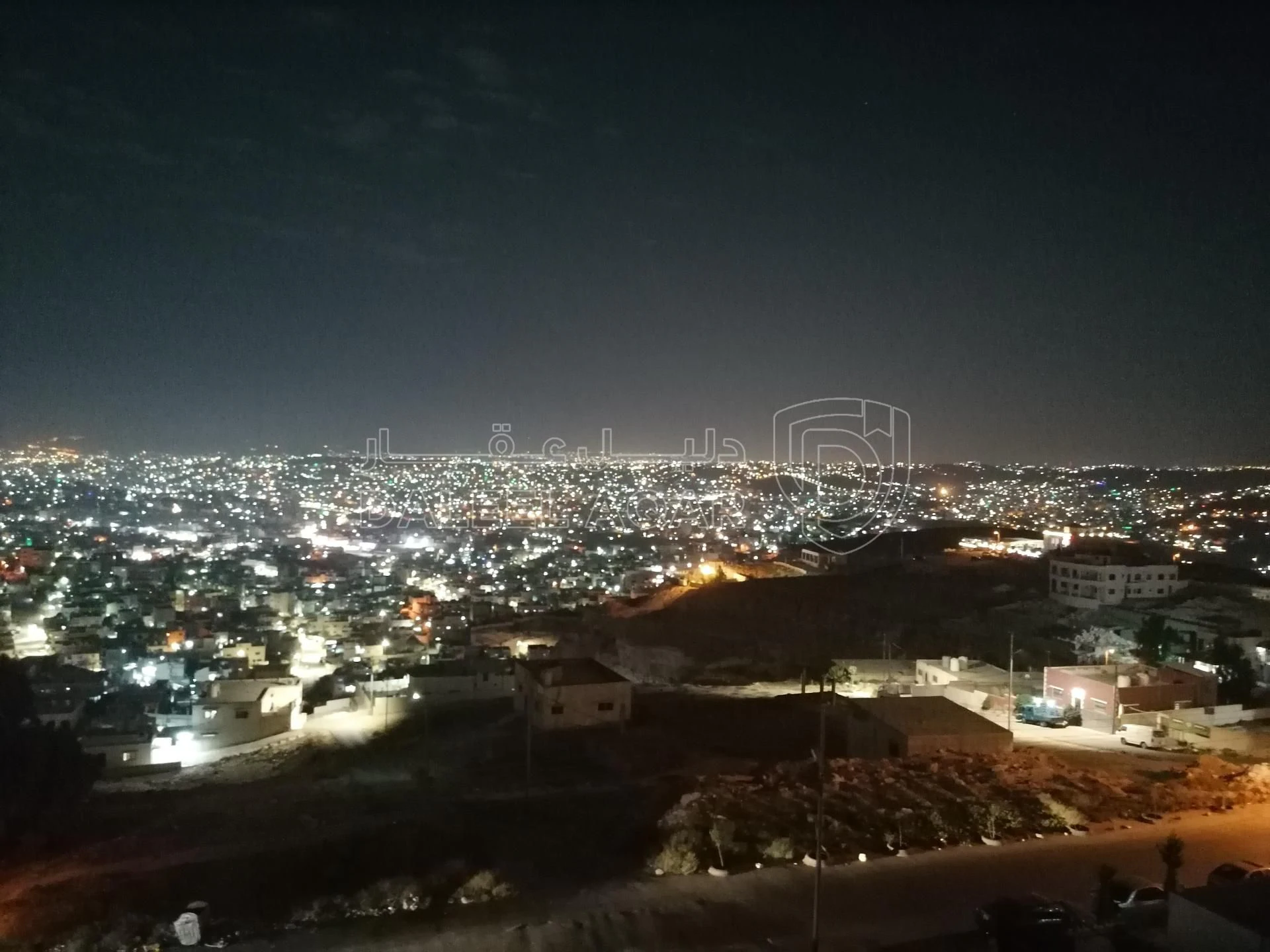شقة في الزرقاء جبل المغير قرب الحاوز ماء - 70,000 دأ - صورة 1