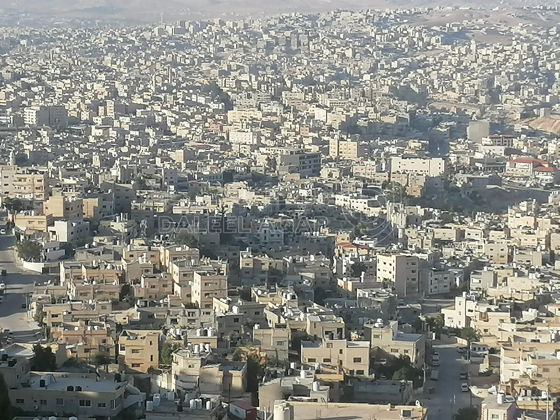 شقة في الزرقاء جبل المغير قرب الحاوز ماء - 70,000 دأ - صورة 1
