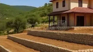 أرض في ارض سكنية صخرية استثمارية منظمة مفروزة 730 متر  - 16,790 دأ - صورة 1