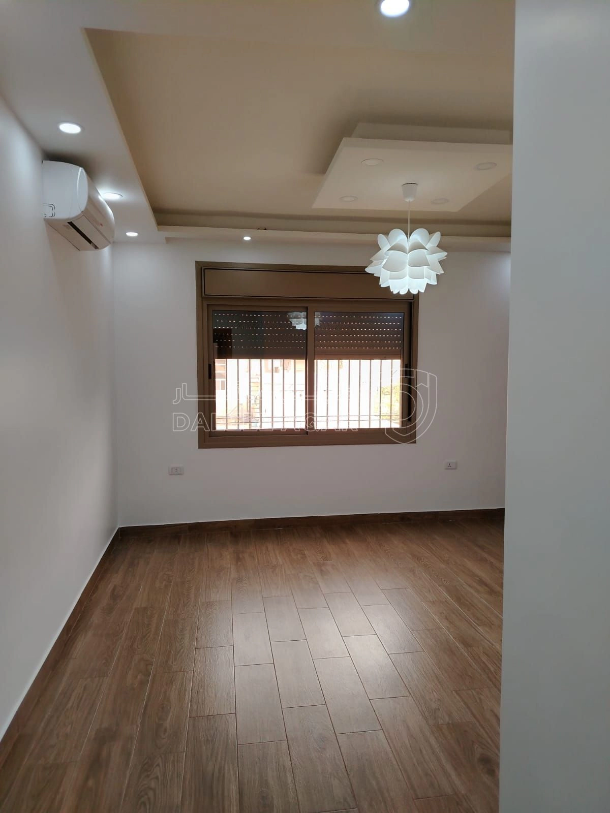 شقة في شقة سكنية ١٩٩ م للبيع - 75,000 دأ - صورة 1