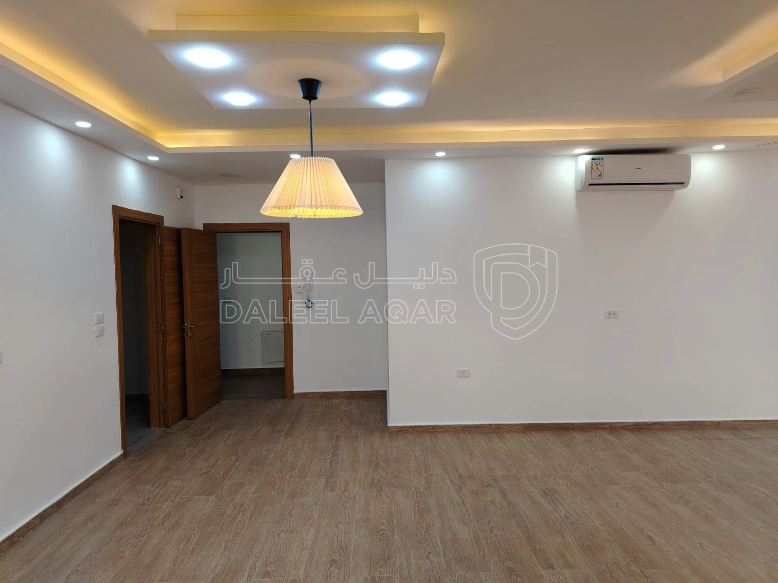 شقة في شقة سكنية ١٩٩ م للبيع - 75,000 دأ - صورة 1