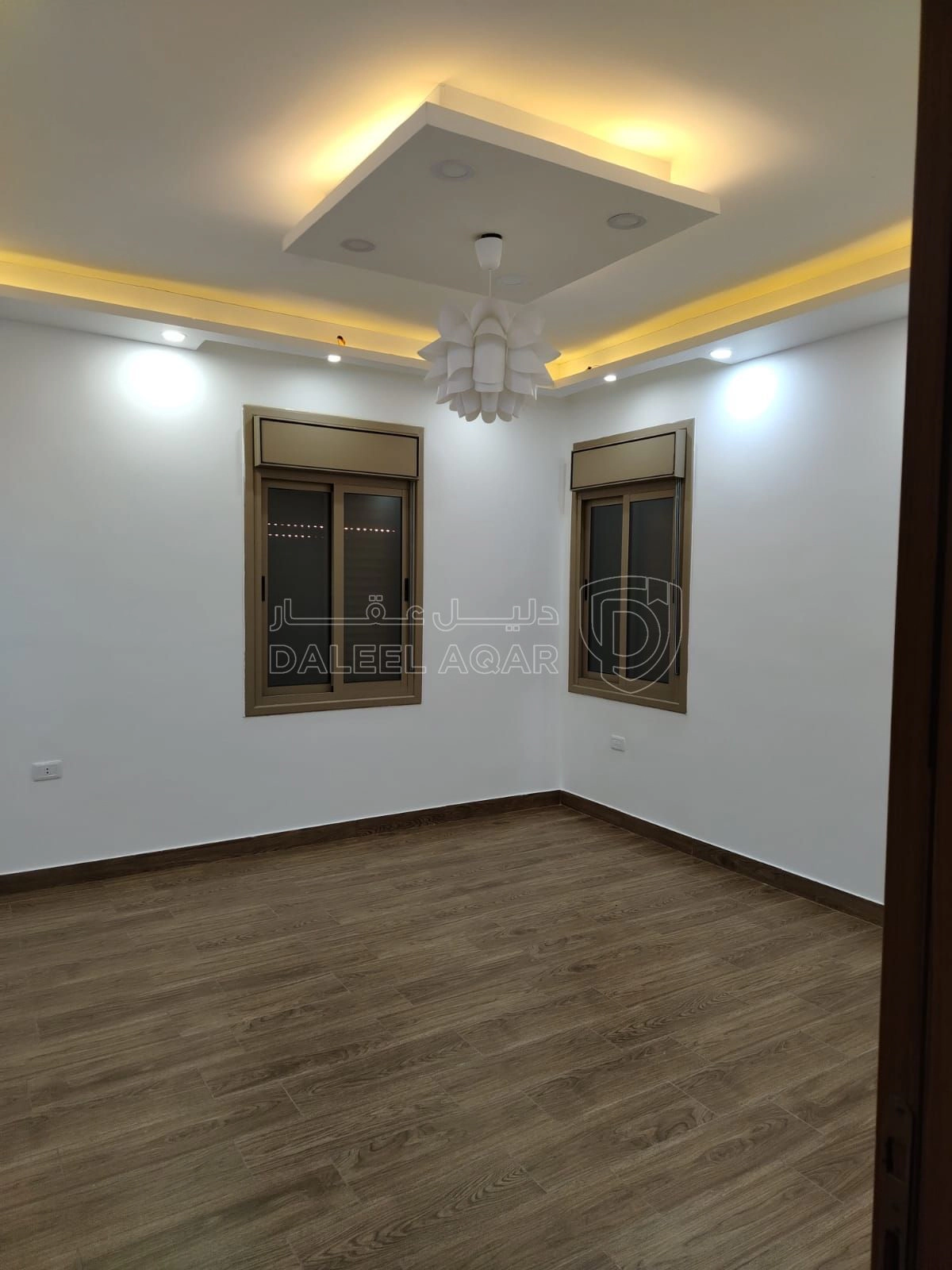شقة في شقة سكنية ١٩٩ م للبيع - 75,000 دأ - صورة 1