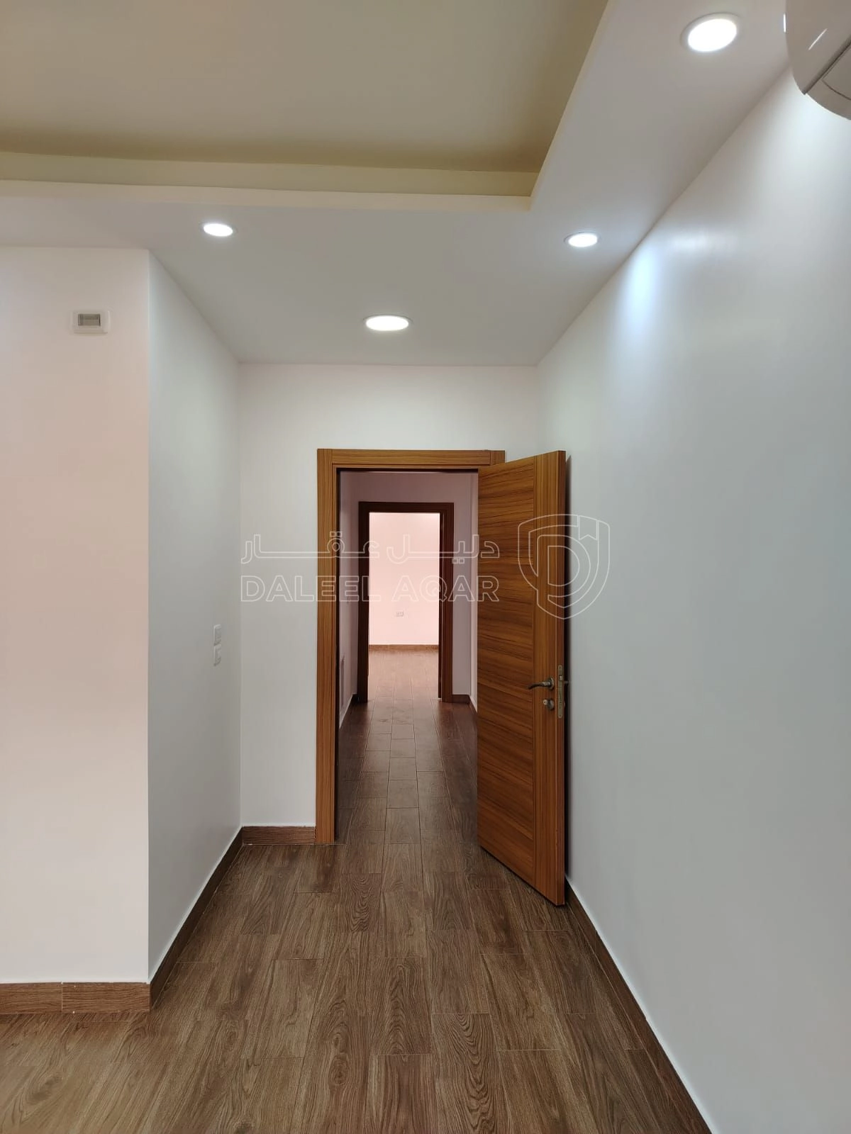 شقة في شقة سكنية ١٩٩ م للبيع - 75,000 دأ - صورة 1