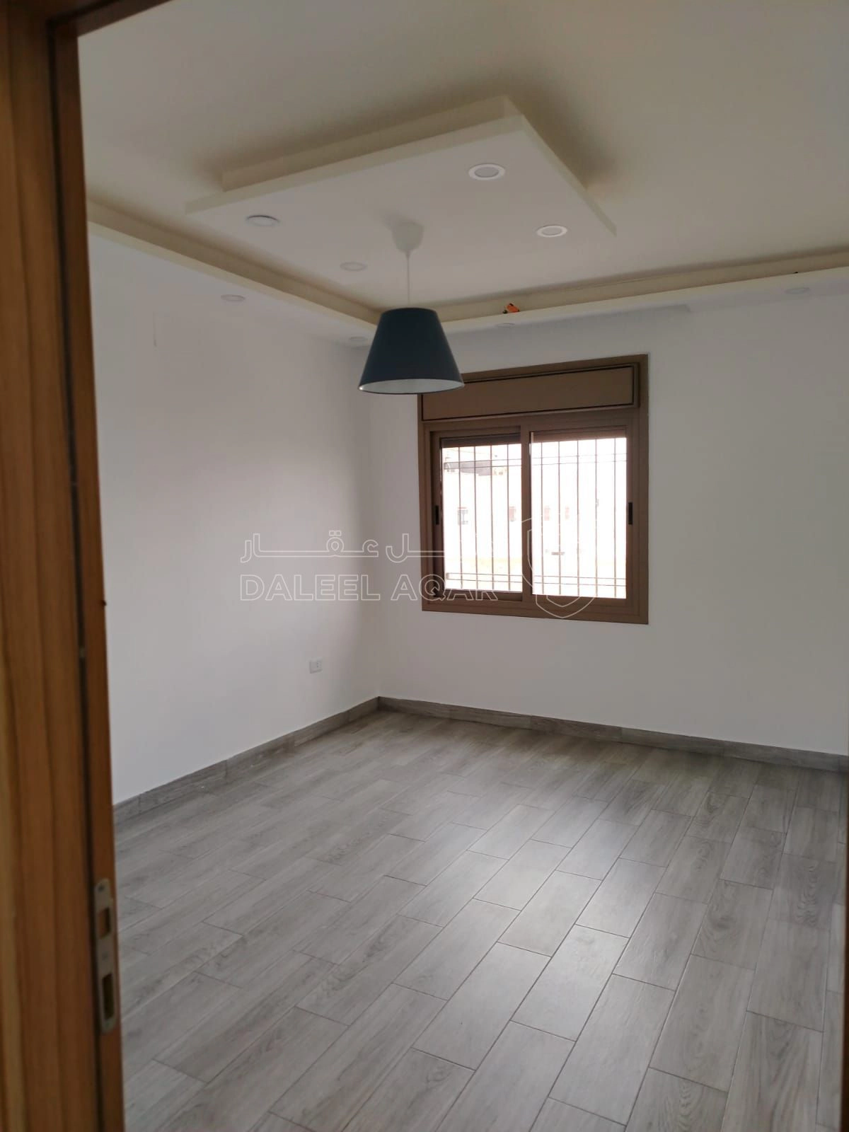 شقة في شقة سكنية ١٩٩ م للبيع - 75,000 دأ - صورة 1