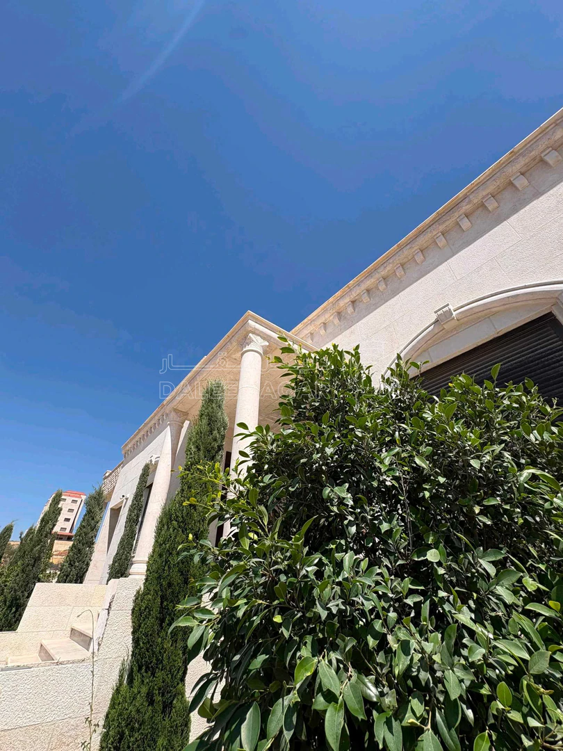 فيلا/منزل في عمان  شفا بدران - 570,000 دأ - صورة 1
