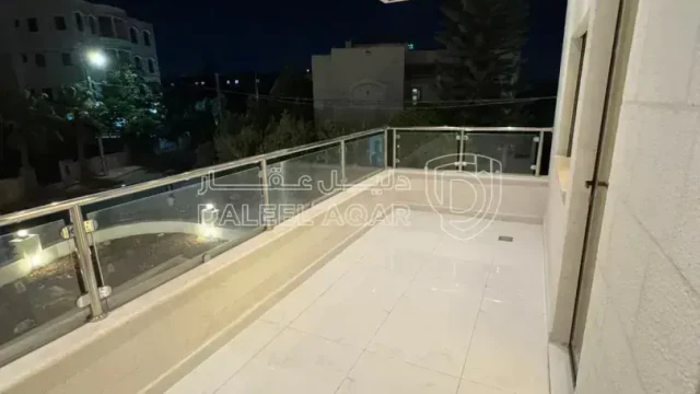 شقة - شارع الحرية - قرب دائرة الاراضي والمساحة  - 125000 دأ