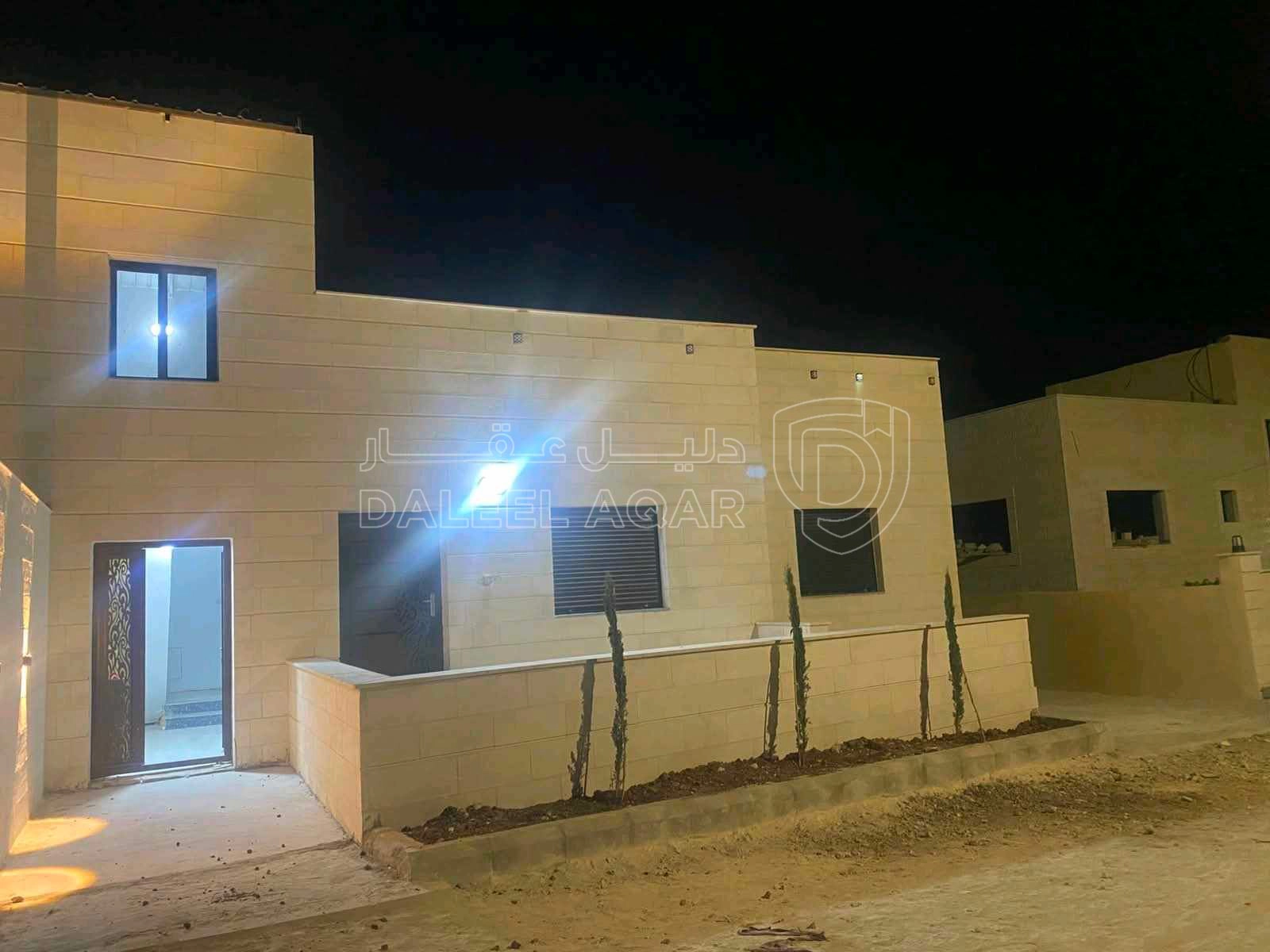 مبنى في مادبا الطريق الملوكي خلف موقف الباص السريع - 60,000 دأ - صورة 1