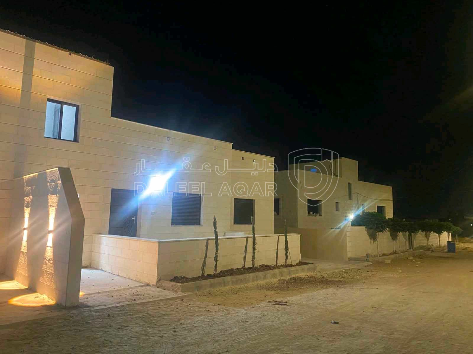 مبنى في مادبا الطريق الملوكي خلف موقف الباص السريع - 60,000 دأ - صورة 1