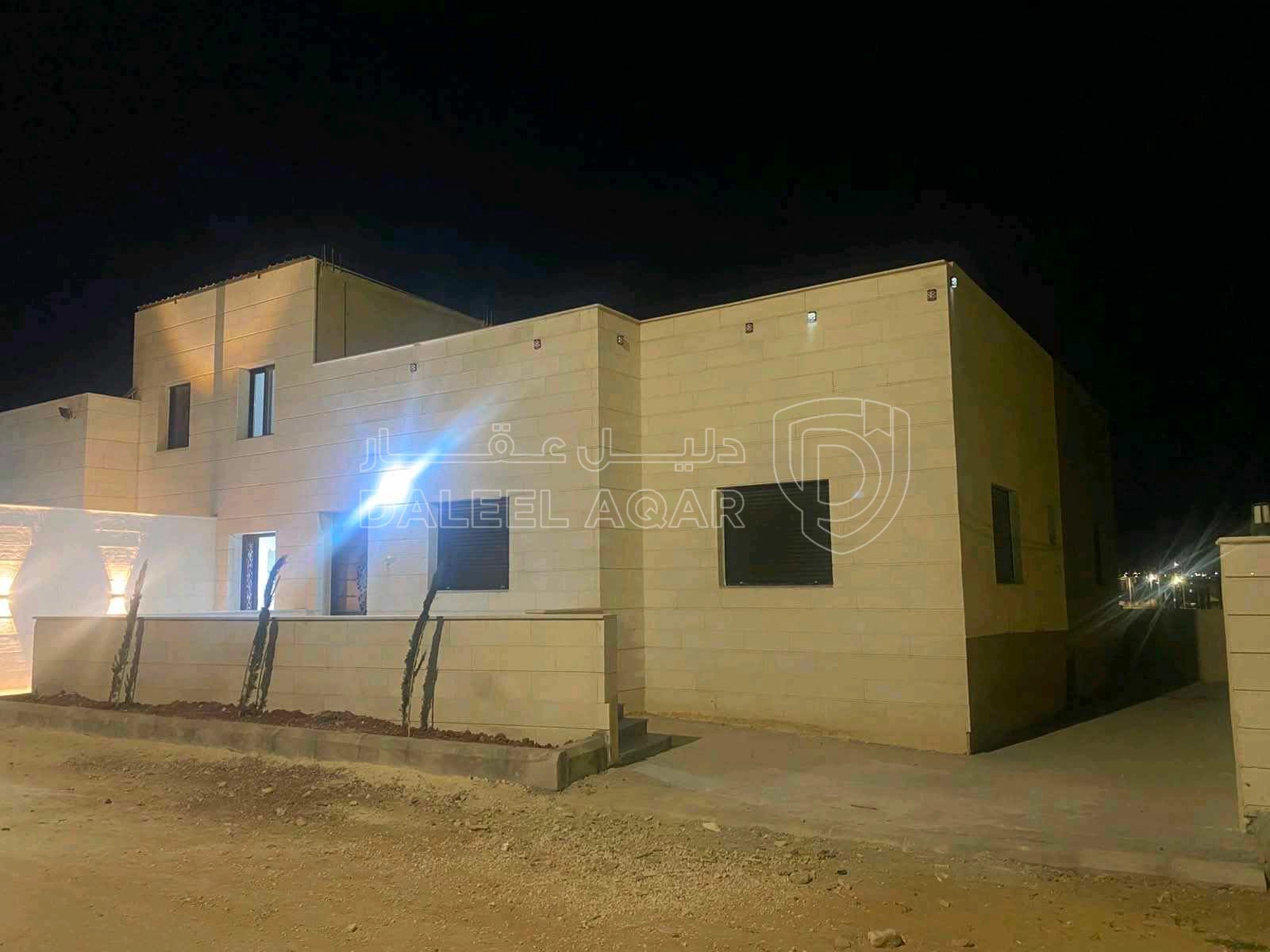 مبنى في مادبا الطريق الملوكي خلف موقف الباص السريع - 60,000 دأ - صورة 1