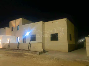 مبنى في مادبا الطريق الملوكي خلف موقف الباص السريع - 58,000 دأ - صورة NaN