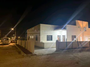 مبنى في مادبا الطريق الملوكي خلف موقف الباص السريع - 58,000 دأ - صورة NaN