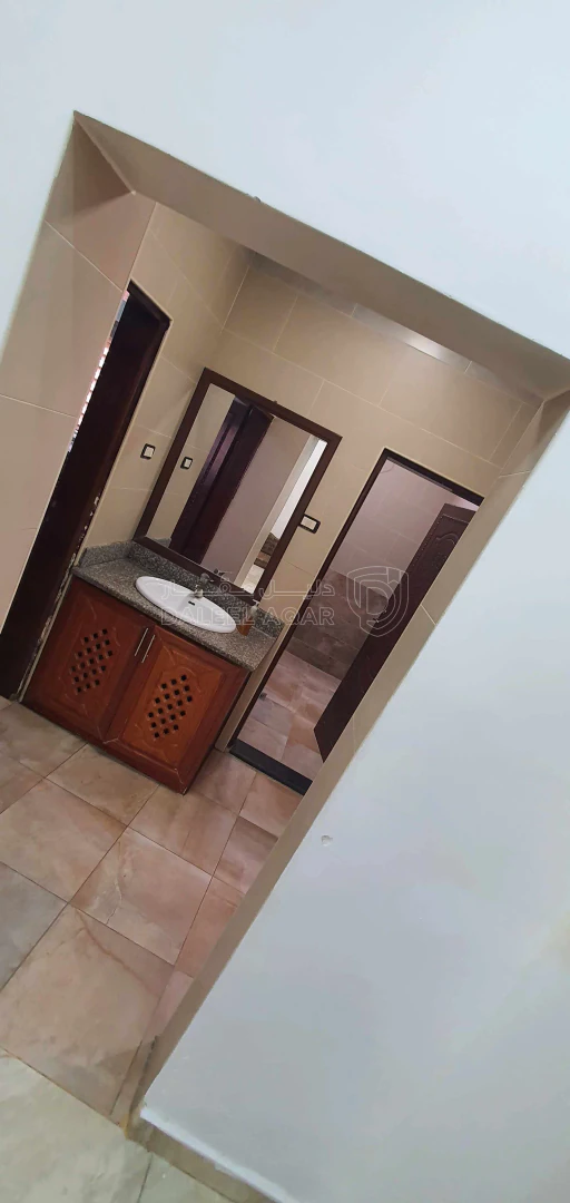 فيلا/منزل في اربد شارع أُحد قرب مضافة الجعافرة - 110,000 دأ - صورة 1