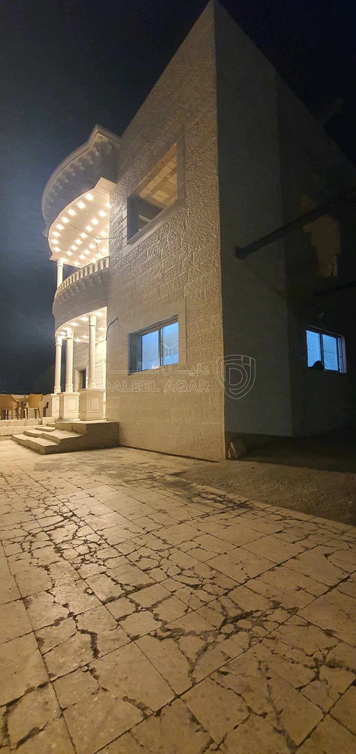 فيلا/منزل في اربد شارع أُحد قرب مضافة الجعافرة - 110,000 دأ - صورة 1