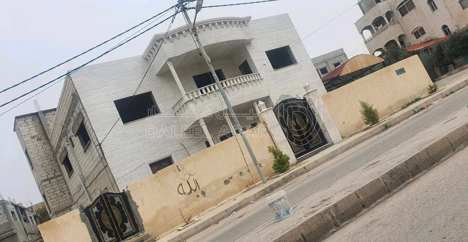 فيلا/منزل في اربد شارع أُحد قرب مضافة الجعافرة - 110,000 دأ - صورة 1