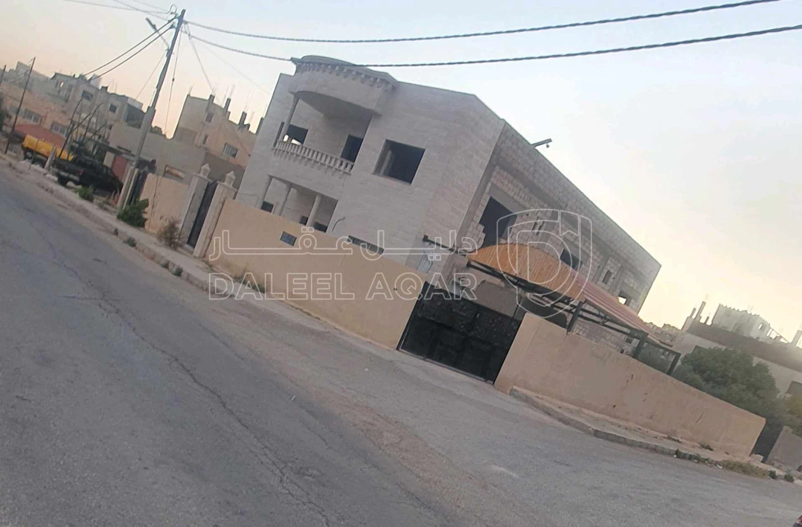 فيلا/منزل في اربد شارع أُحد قرب مضافة الجعافرة - 110,000 دأ - صورة 1