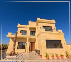 فيلا/منزل في فيلا للبيع طريق المطار  - 180,000 دأ - صورة NaN