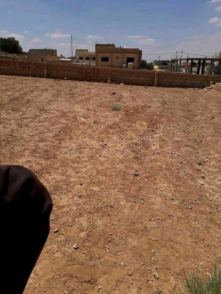 أرض في عمان الموقر النقيرة مشترك قابل للفرز - 25,000 دأ - صورة 1