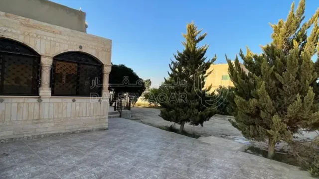 فيلا/منزل - المفرق الزبيديه مقابل البلديه والمركز الصحي - 45000 دأ