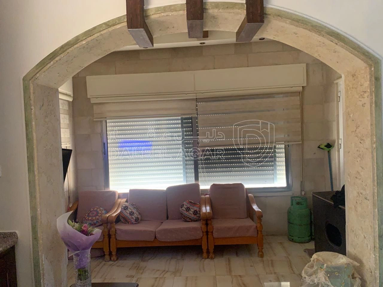 فيلا/منزل في السلط/ اسكان المهندسين/ حي الامير راشد - 150,000 دأ - صورة 1