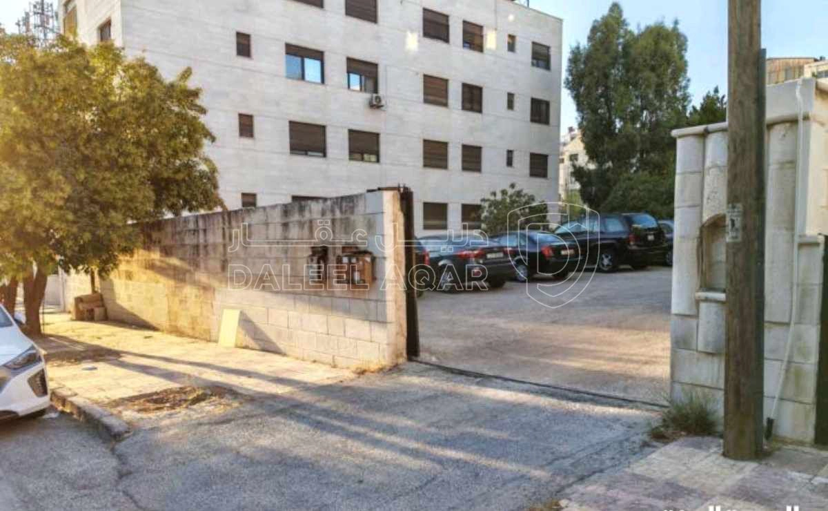 أرض في افخم منطقة في الشميساني خلف الشارع الرئيسي الحدائق - 499,000 دأ - صورة 1