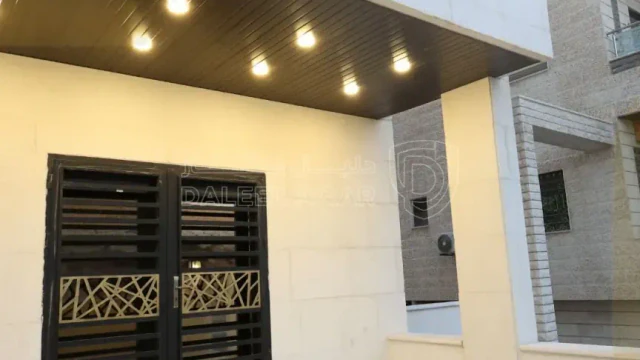 شقة في إسكان الكهرباء قرب مسجد الفراج - 57,000 دأ - صورة 1