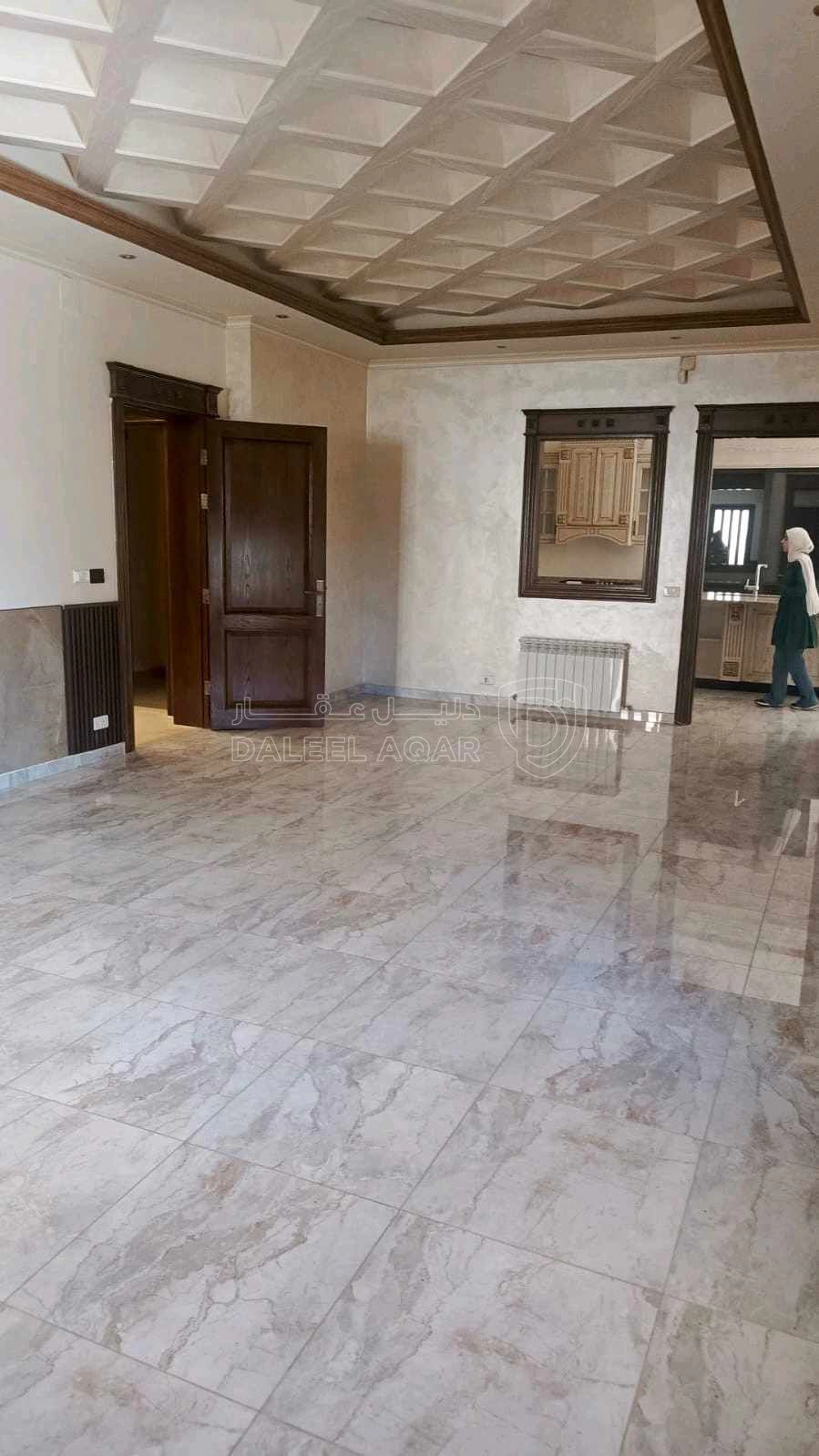 فيلا/منزل في عمان الغربية الكرسي  - 1,200,000 دأ - صورة 1