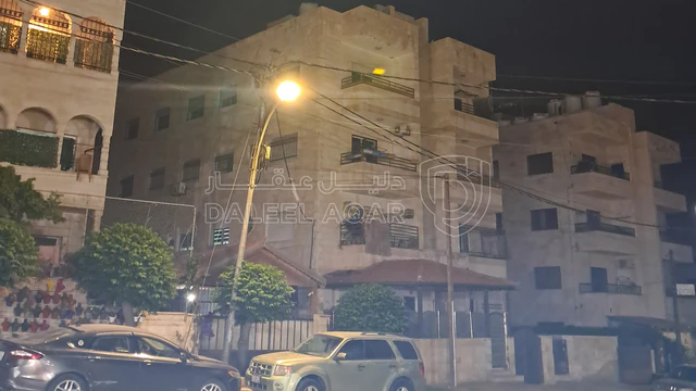 شقة - ابو علندا شارع عبدالله الحنيطي عمارة رقم ١٠ - 45000 دأ