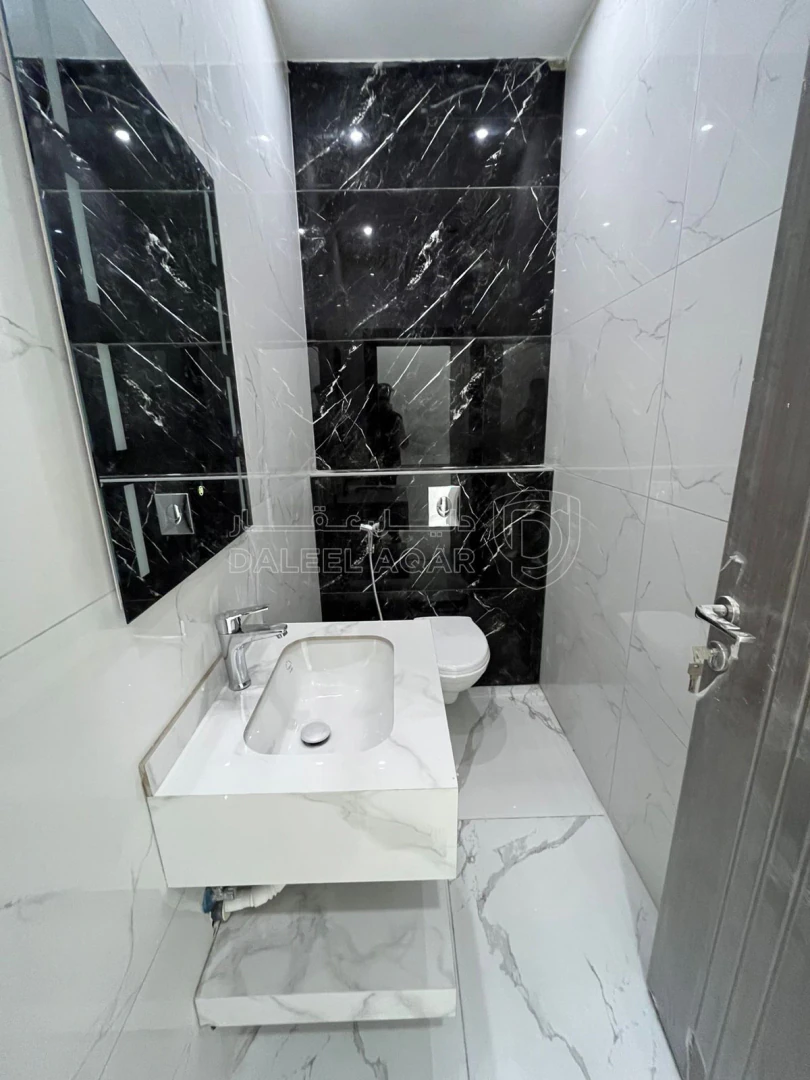 شقة في تسوية للبيع في البنيات ب 54 الف مساحة 100 متر - 54,000 دأ - صورة 1