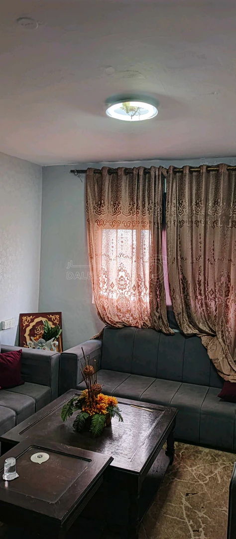 شقة في اربد مقابل بوابه الجنوبية جامعة يرموك - 33,000 دأ - صورة 1