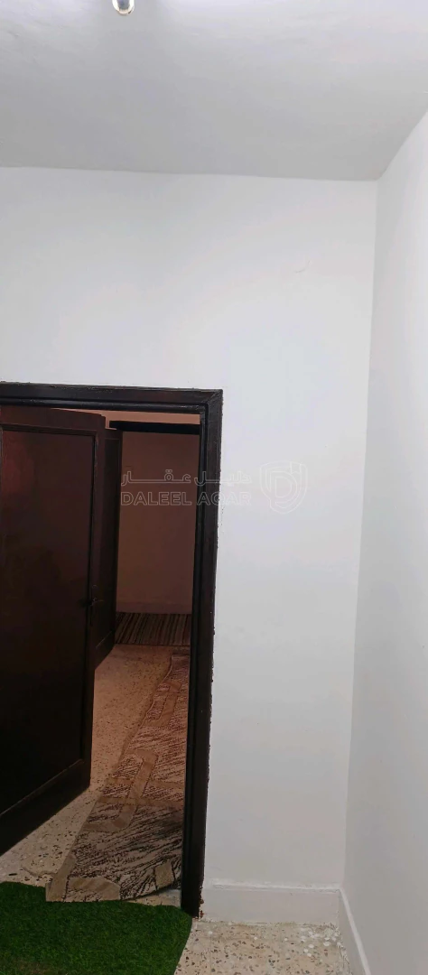 شقة في اربد مقابل بوابه الجنوبية جامعة يرموك - 33,000 دأ - صورة 1