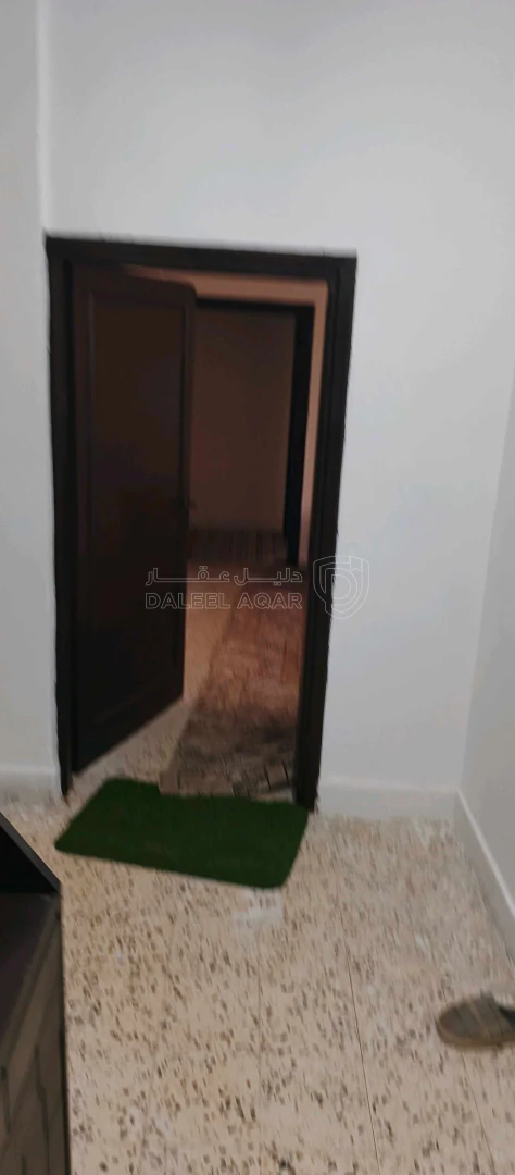 شقة في اربد مقابل بوابه الجنوبية جامعة يرموك - 33,000 دأ - صورة 1