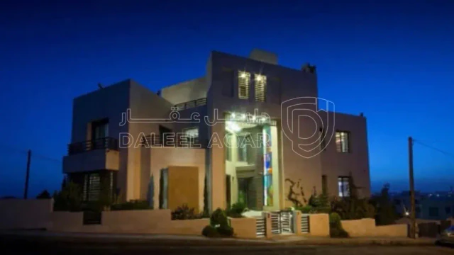 فيلا/منزل - عمان - الظهير  - 1500000 دأ