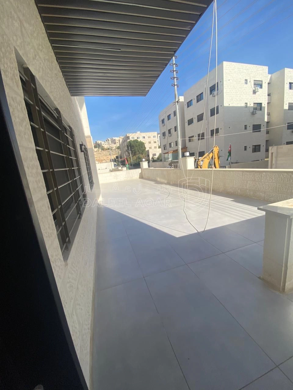 شقة في شقة ارضية في ضاحية الامير علي تشطيب فخم  - 73,000 دأ - صورة 1