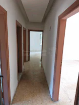 شقة - عمان  سحاب مقابل كرم للديكورات - 17000 دأ