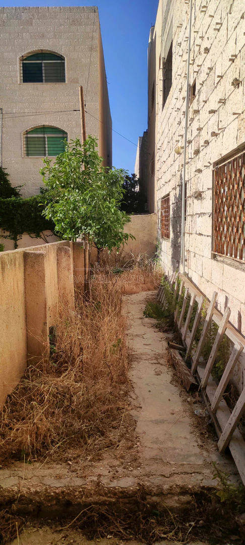 مبنى في إربد /الحي الجنوبي /ضاحية الحسين  - 135,000 دأ - صورة 1