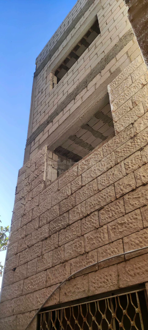 مبنى في إربد /الحي الجنوبي /ضاحية الحسين  - 135,000 دأ - صورة 1