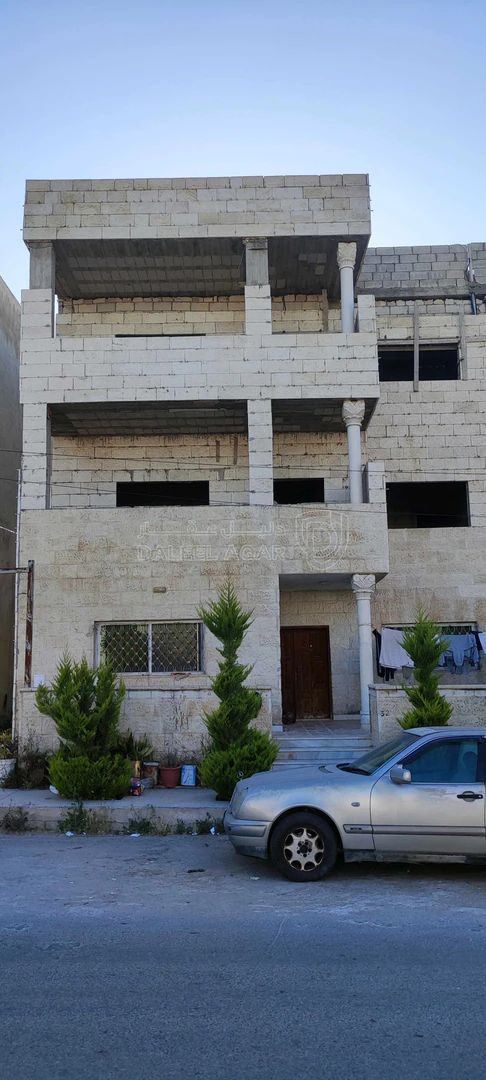 مبنى في إربد /الحي الجنوبي /ضاحية الحسين  - 135,000 دأ - صورة 1
