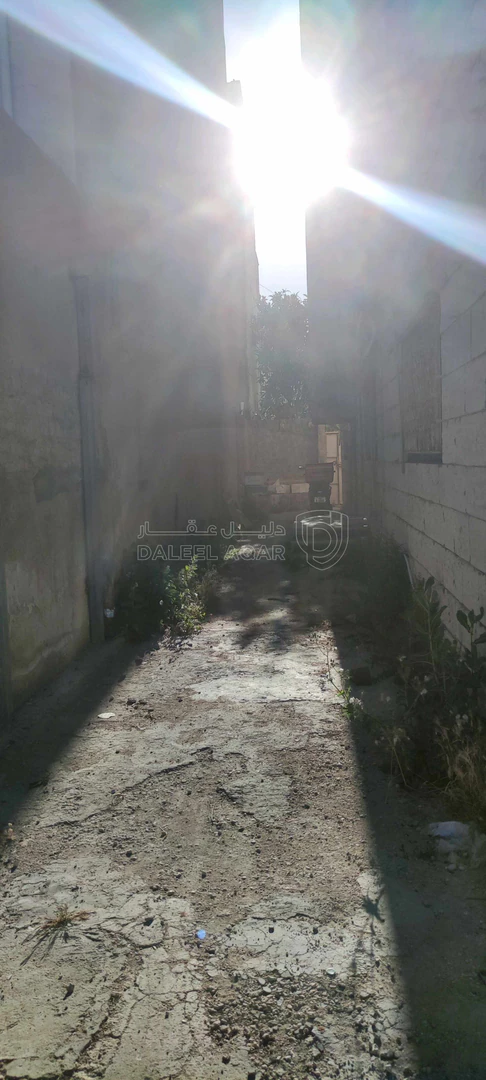 مبنى في إربد /الحي الجنوبي /ضاحية الحسين  - 135,000 دأ - صورة 1
