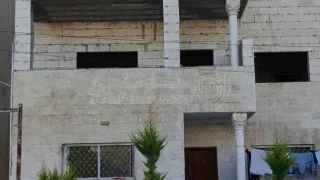 مبنى - إربد /الحي الجنوبي /ضاحية الحسين  - 135000 دأ