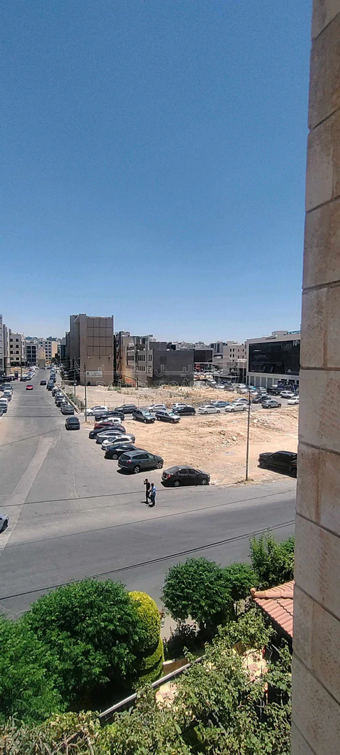 شقة في عمان الدوار السابع مقابل مطعم كرسيبي تشكن  - 95,000 دأ - صورة 1