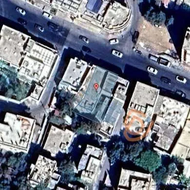 أرض في ارض قام عليها بناء قديم - 280,000 دأ - صورة 1