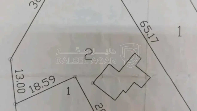 أرض في مدين /شارع الجامعة / الكرك  - 700,000 دأ - صورة 1