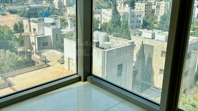 مكتب/تجاري في جبل عمان بجانب مستشفى جبل عمان شارع  المتنبي - 78,400 دأ - صورة NaN