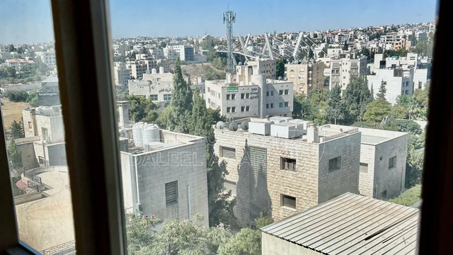 مكتب/تجاري في جبل عمان بجانب مستشفى جبل عمان شارع  المتنبي - 78,400 دأ - صورة NaN