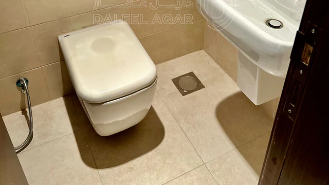 مكتب/تجاري في جبل عمان بجانب مستشفى جبل عمان شارع  المتنبي - 78,400 دأ - صورة NaN