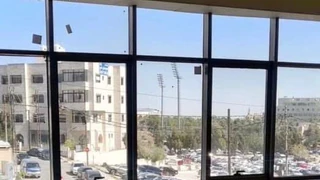 مكتب/تجاري في عيادة للبيع في مجمع الحسيني الطبي - 99,000 دأ - صورة NaN
